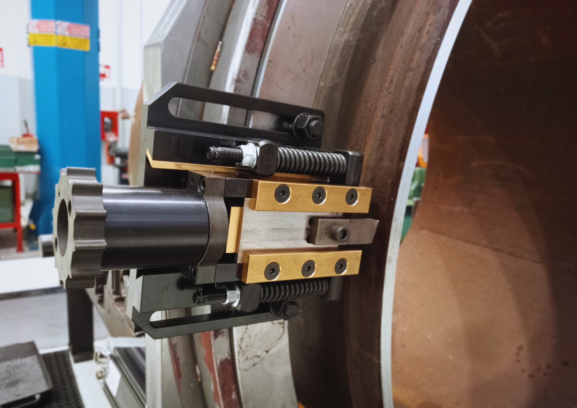 Tools for cutting and beveling pipes and plates: materials, geometries, and applications