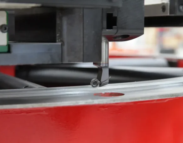 spianatura-flange-con-sistema-di-lavorazione-assistito-spider-12-70-gbc