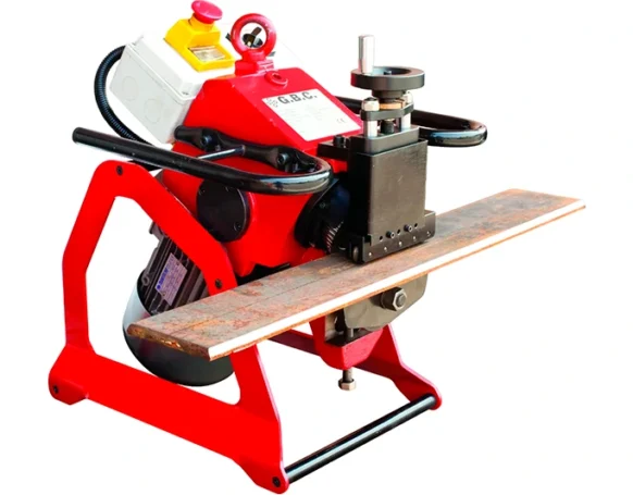 importanza-della-precisione-nella-smussatura-dei-metalli