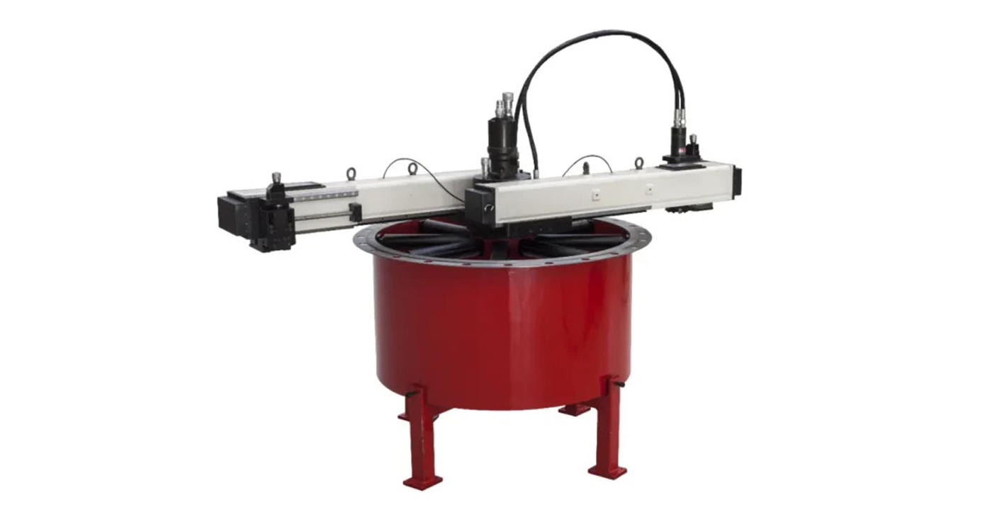 Flange facing with assisted machining system: Spider 12_70 by GBC